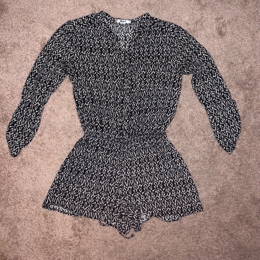Papaya black and white long sleeved romper